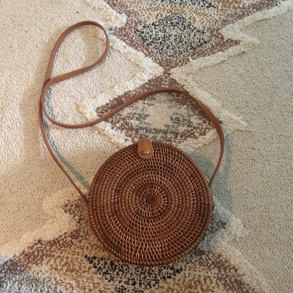 URBAN OUTFITTERS RATTAN BAG